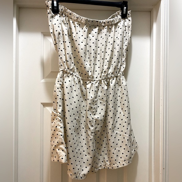 FASHION WEB TAN STRAPLESS TIE ROMPER WITH HEARTS- SIZE M - Picture 5 of 6